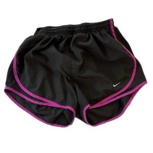 Nike dri-fit women’s medium shorts. Purple inside lining.